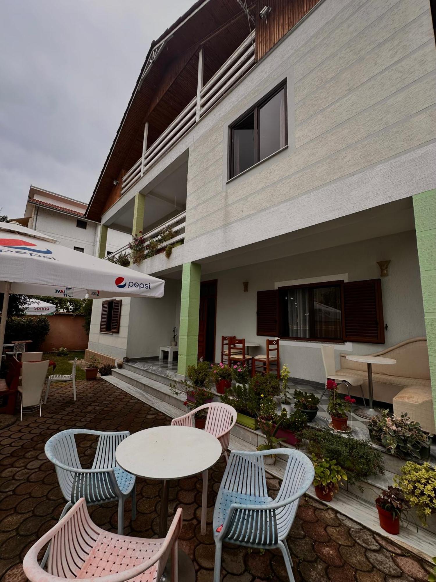 Hostel Grande House Tirana Exterior photo